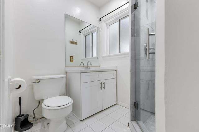 Building Photo - 2721 E Chevy Chase Dr
