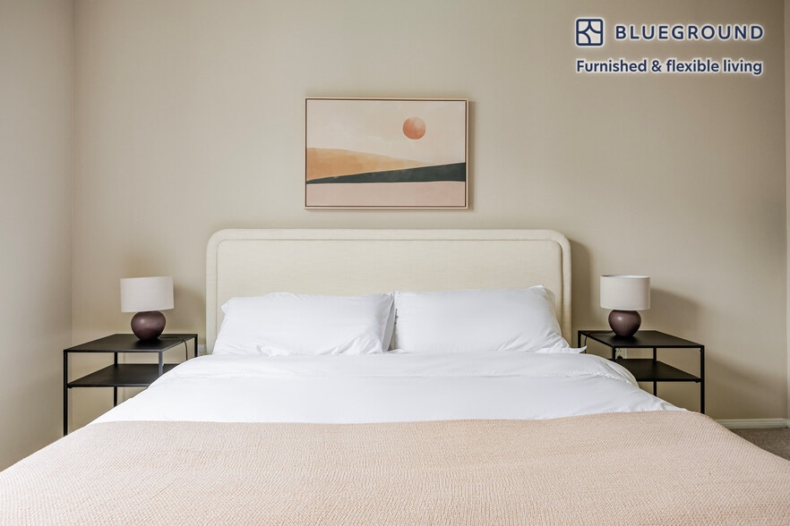 Building Photo - 5535 Westlawn Ave