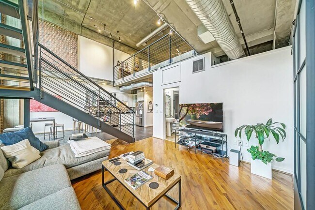 Building Photo - 640 Glen Iris Dr NE