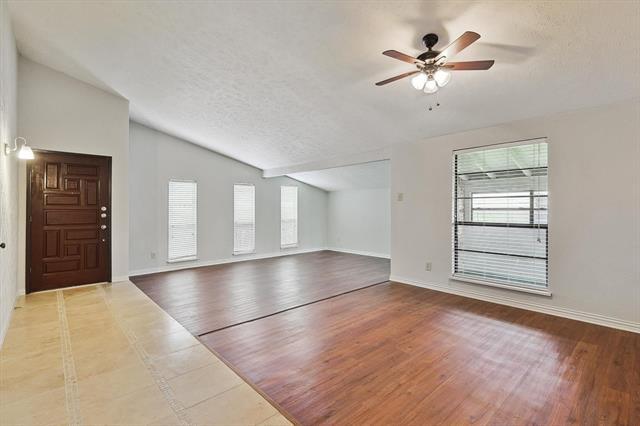 Building Photo - 804 Forest Glen Dr