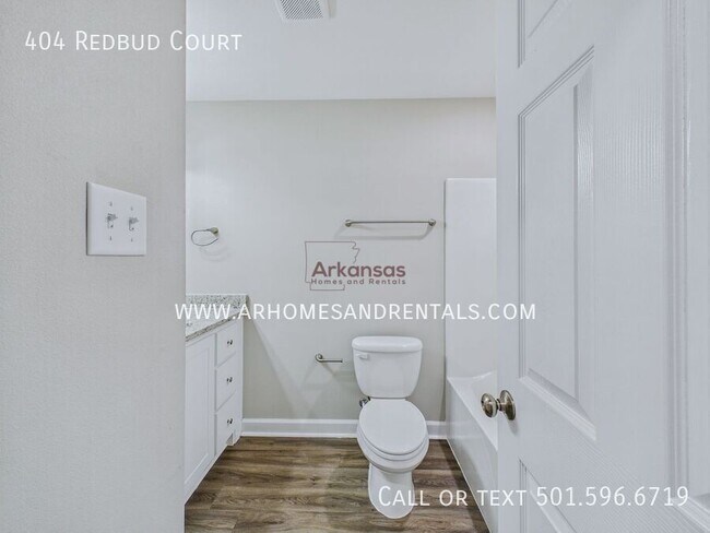 Building Photo - 404 Redbud Ct