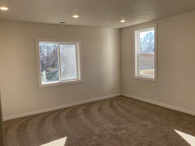 Building Photo - Contract for Deed like a Rent to Own!
