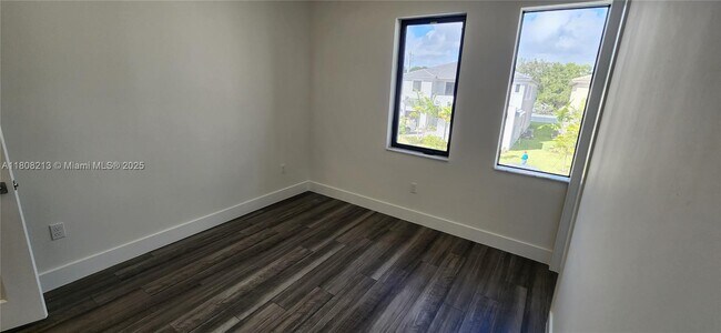 Building Photo - 8314 SW 120th Ter