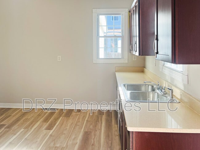 Building Photo - 1104 3rd St NW