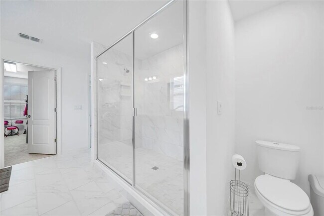Building Photo - Stunning Fully Furnished 4 Bed Home with Resort-Style Community Amenities