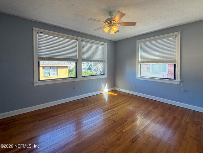 Building Photo - 1733 River Rd