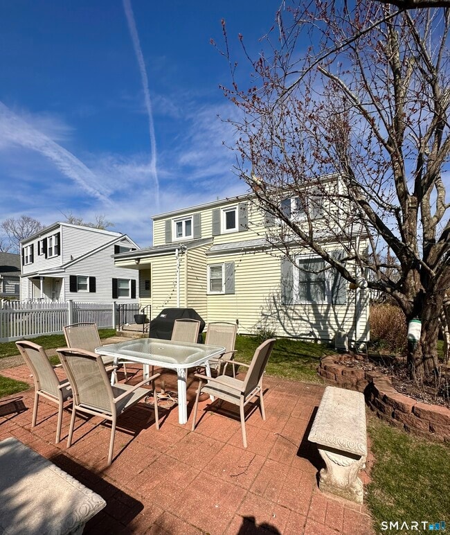 Building Photo - 40 Parkway S