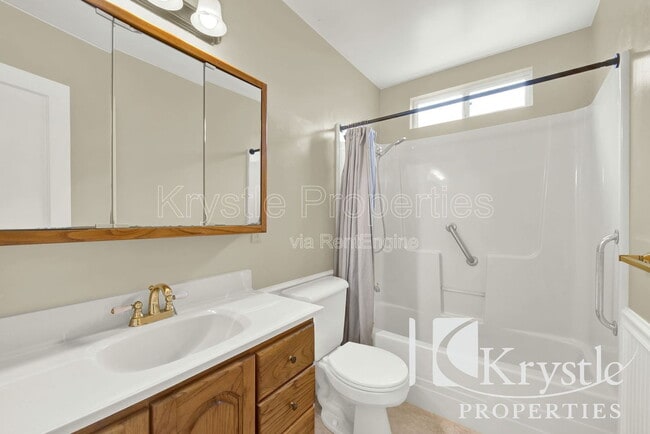 Building Photo - 791 Rosewood Ave