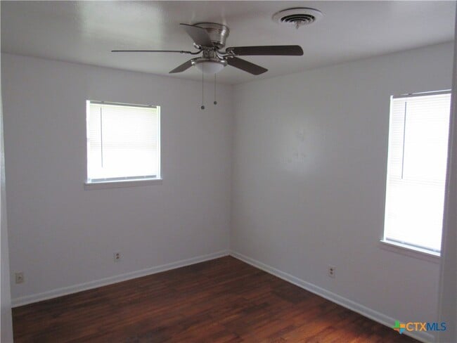 Building Photo - 1200 Jefferis Ave
