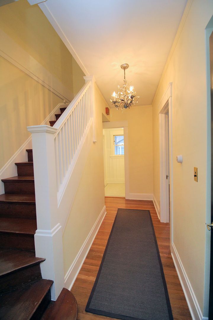 Building Photo - 803 NE Laurelhurst Pl