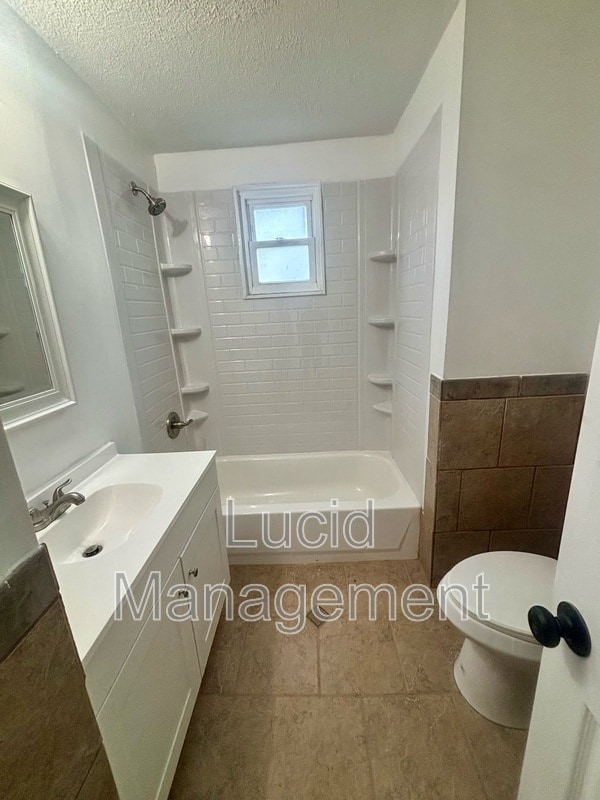 Building Photo - 831 Meigs Ave