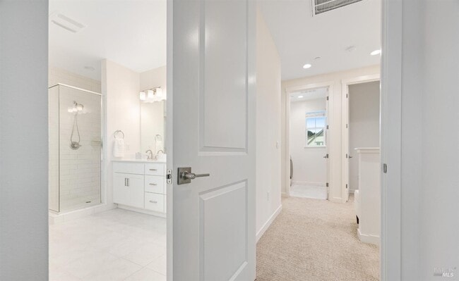 Building Photo - 1747 Linden Ln