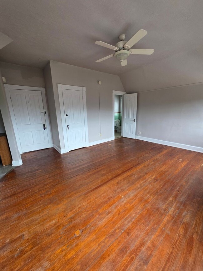 Building Photo - 634 Greenup St