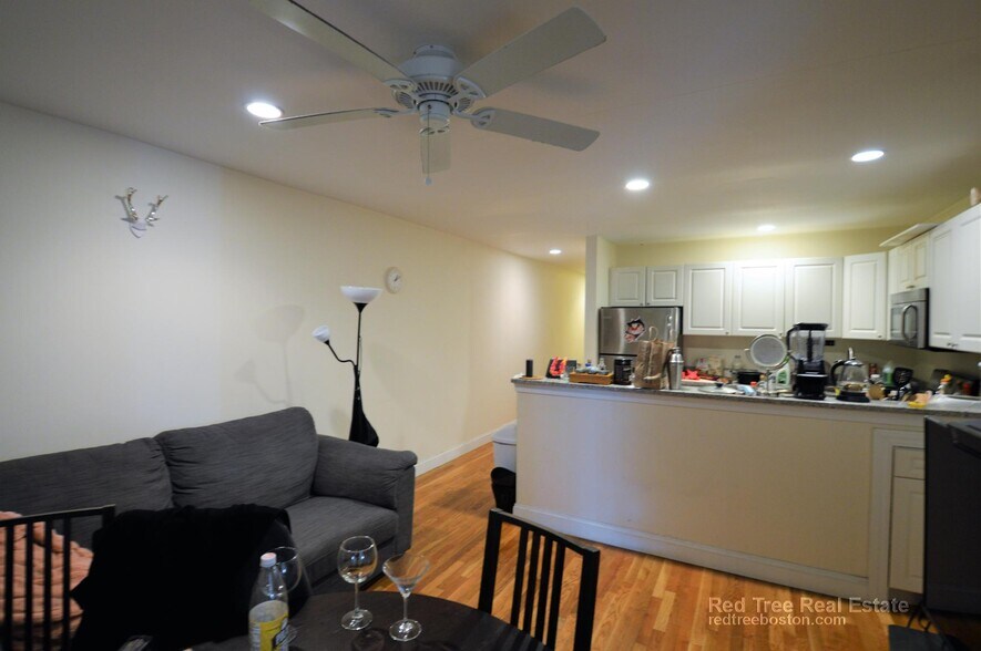 Building Photo - 56 Egmont St