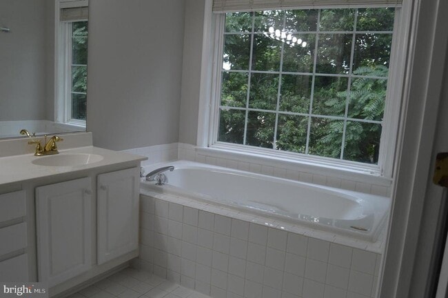 Building Photo - 4016 Timber Oak Trl