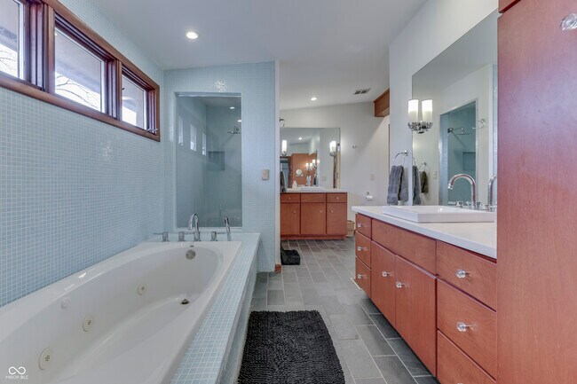 Building Photo - 111 McClellan Rd