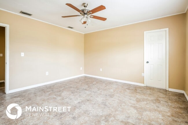 Building Photo - 9637 Langan St