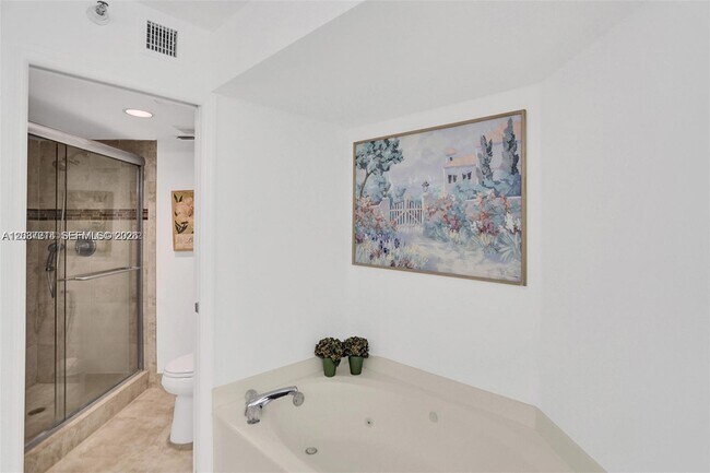 Building Photo - 3500 Mystic Pointe Dr