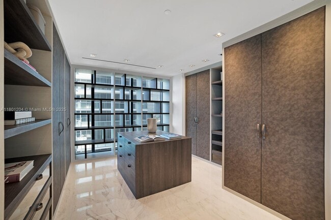 Building Photo - 17141 Collins Ave