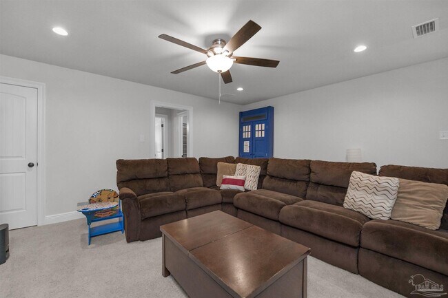 Building Photo - 5718 Oak Hvn Ln