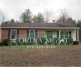 Building Photo - Simple and Updated Ranch Style Home and Beautiful Back Yard 3 bedroom 2 bath Home