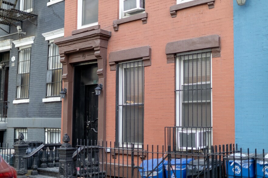 Building Photo - 61 Duffield St