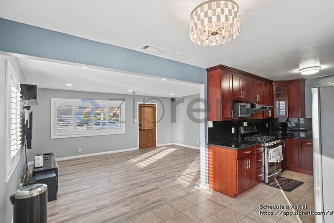 Building Photo - 1814 Armand Dr