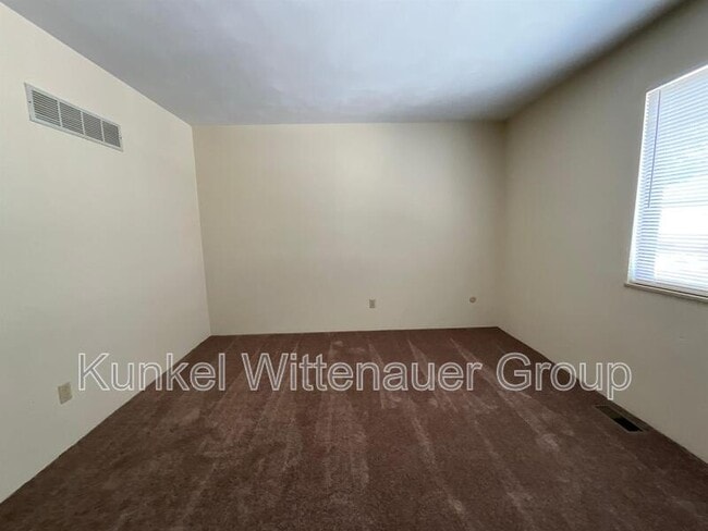 Building Photo - 429 Ponderosa Ave