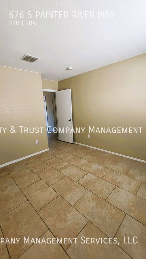Building Photo - 676 S Painted River Way