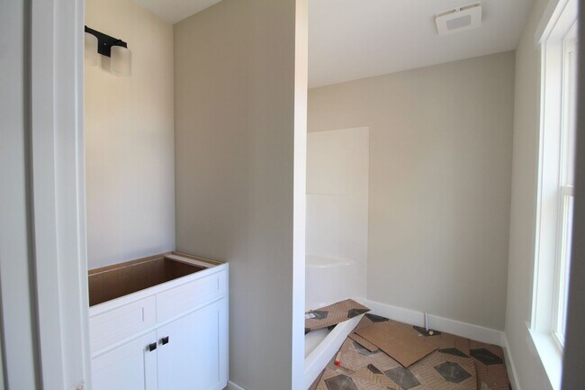 Building Photo - Brand new home in downtown Harrisonburg.