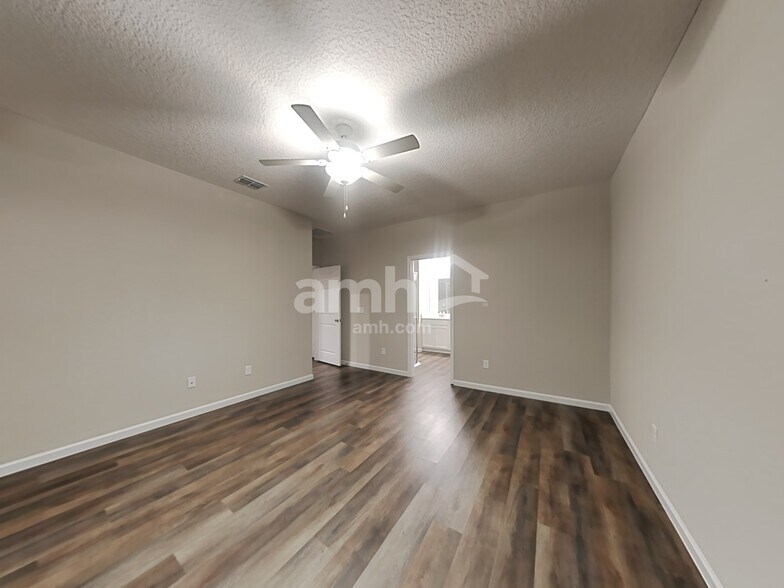 Building Photo - 120 Hemlock Point