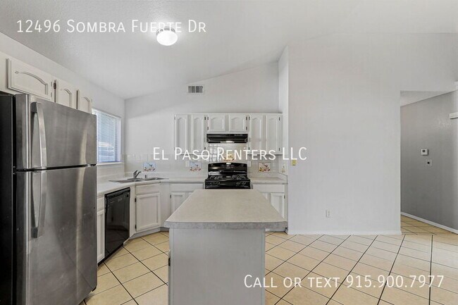 Building Photo - 12496 Sombra Fuerte Dr