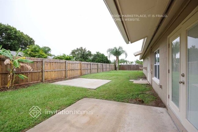 Building Photo - 3900 Lejune Ave