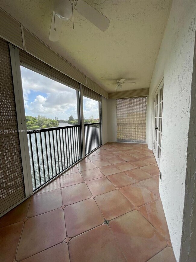Building Photo - 6575 W Oakland Park Blvd
