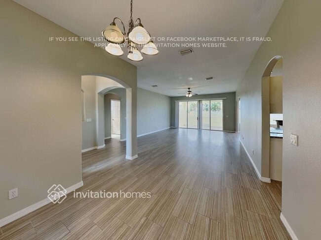 Building Photo - 2529 Pan American Blvd