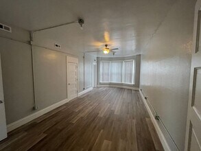 Building Photo - Spacious 2-Bedroom Apartment in Davenport’s Hilltop District – Walk to St. Ambrose & Palmer!