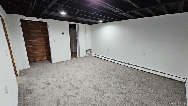 Building Photo - Beautifully Updated 3-Bedroom Home with Finished Basement & Spacious Backyard in Prime Royal Oak ...