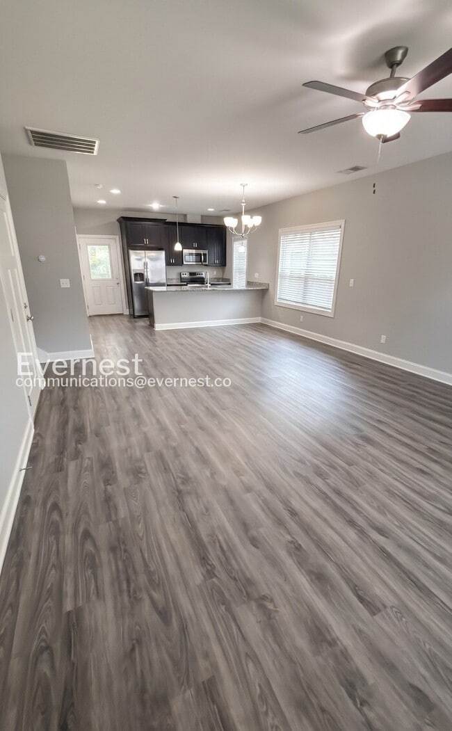 Building Photo - PROMO: 50% off the first month's rent! Adorable 3-Bedroom Home Near Downtown Chattanooga with 2-c...