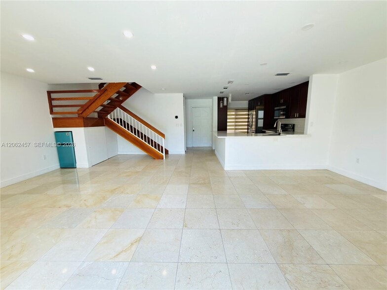 Building Photo - 3957 Adra Ave