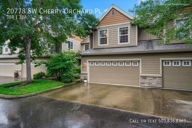 Primary Photo - Upscale Townhome in Sherwood