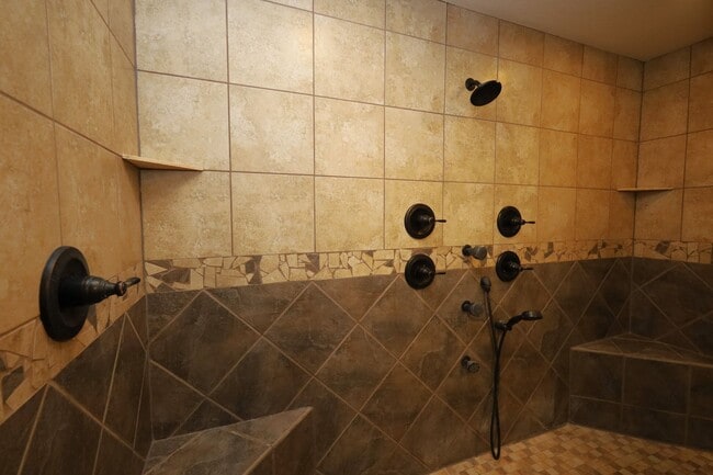 Building Photo - 124 Mill Pond Pl