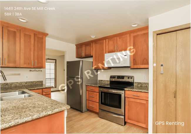Building Photo - Beautiful 5 Beds, 3 Baths, home!