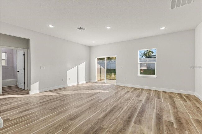 Building Photo - 265 Marion Oaks Manor