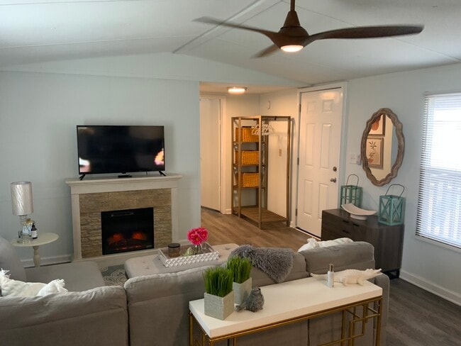 Building Photo - 430 Ranch Rd