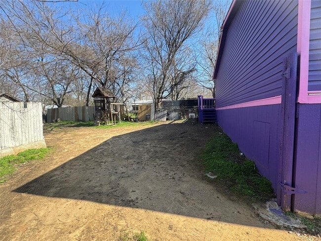 Building Photo - 404 W Cleveland St