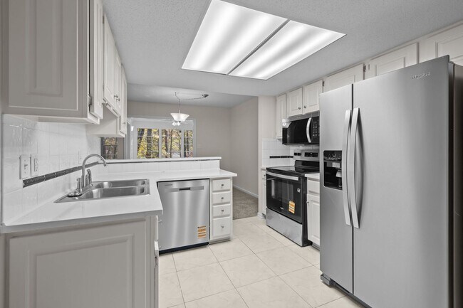 Building Photo - 9024 St Thomas Ln