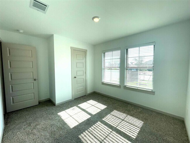 Building Photo - 3947 Everett Terrace Ln