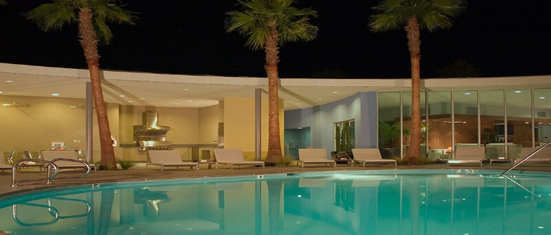 Building Photo - 820 E Palm Canyon Dr