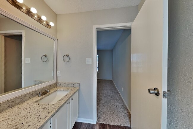 Building Photo - 15803 Maple Manor Dr