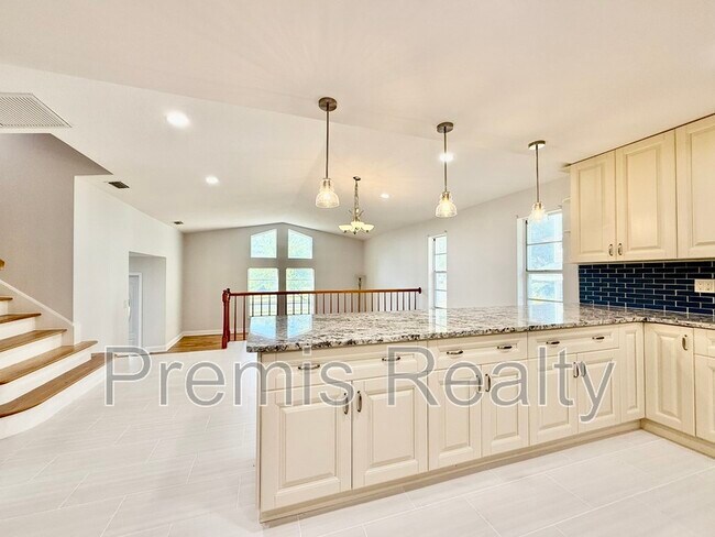 Building Photo - 957 Weathersfield Dr